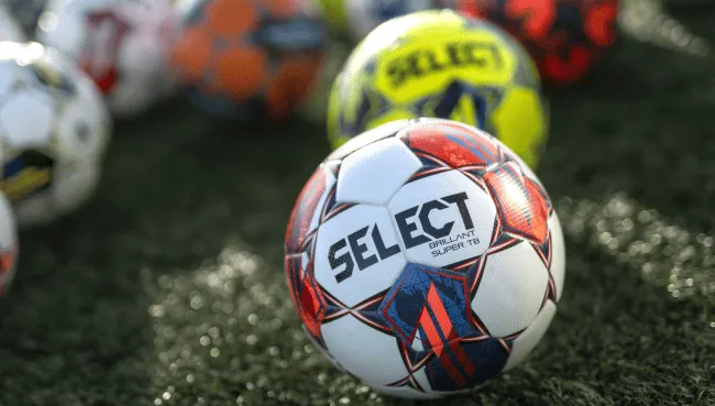 Brillant_Super_TB_v23_other_footballs_cropped